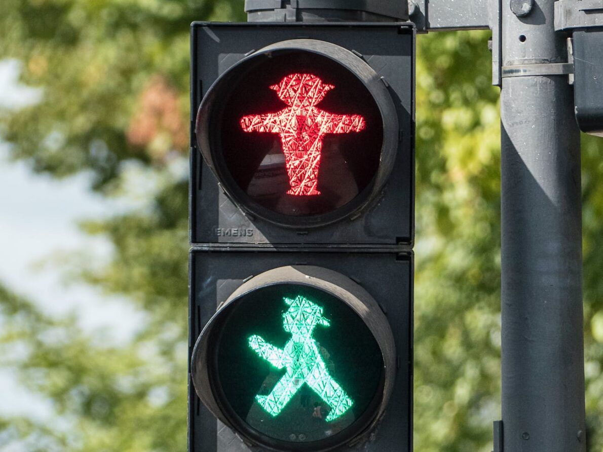 selective focus photography of traffic light